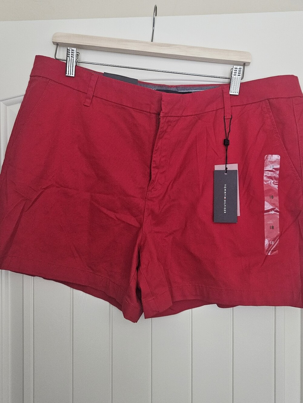 NWT Tommy Hilfiger Bright Red Flat-Front Womens 5" Chino Shorts